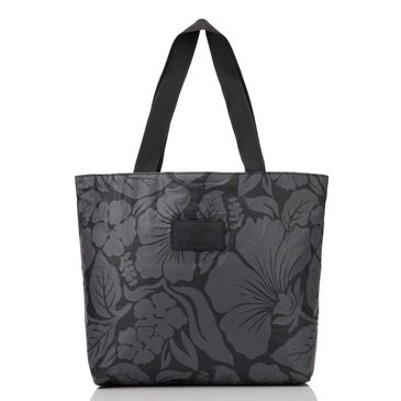 Day Tripper, Heipua, Black