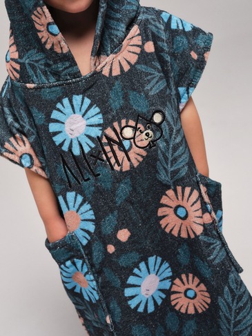 AI-PBCREWS25-FLORAL-BLUE