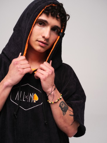 AI-PVFLASHS25-BLACK-APRICOT
