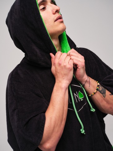 AI-PVFLASHS25-BLACK-SPRING